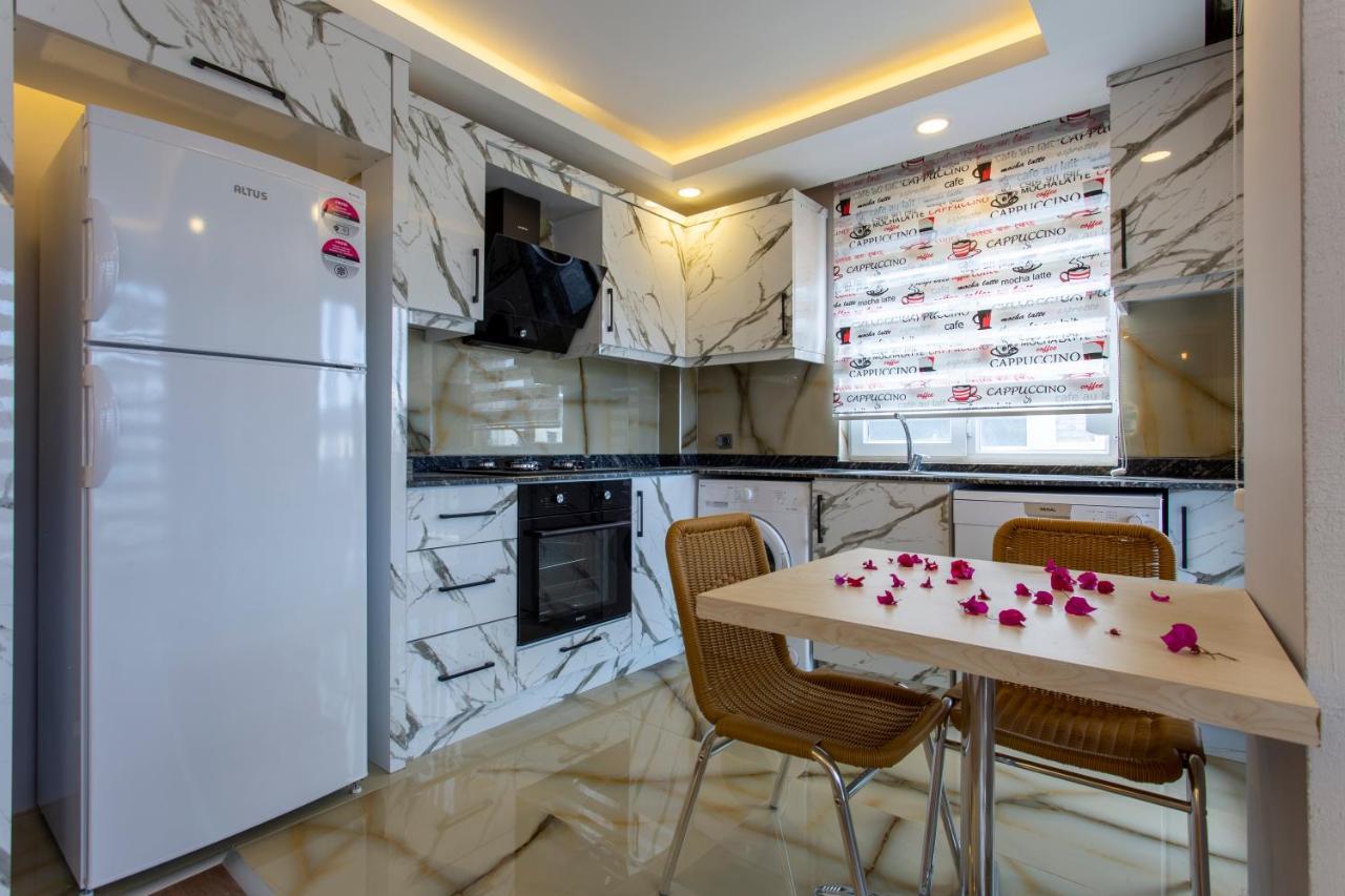 Avullar Palace Mit Pool In Apartment *