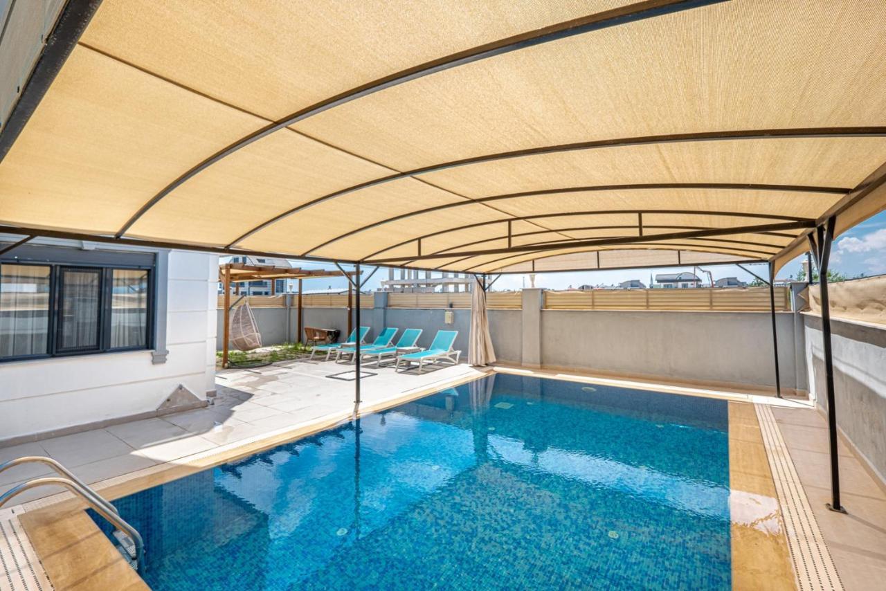Villa Secluded With Private Pool In