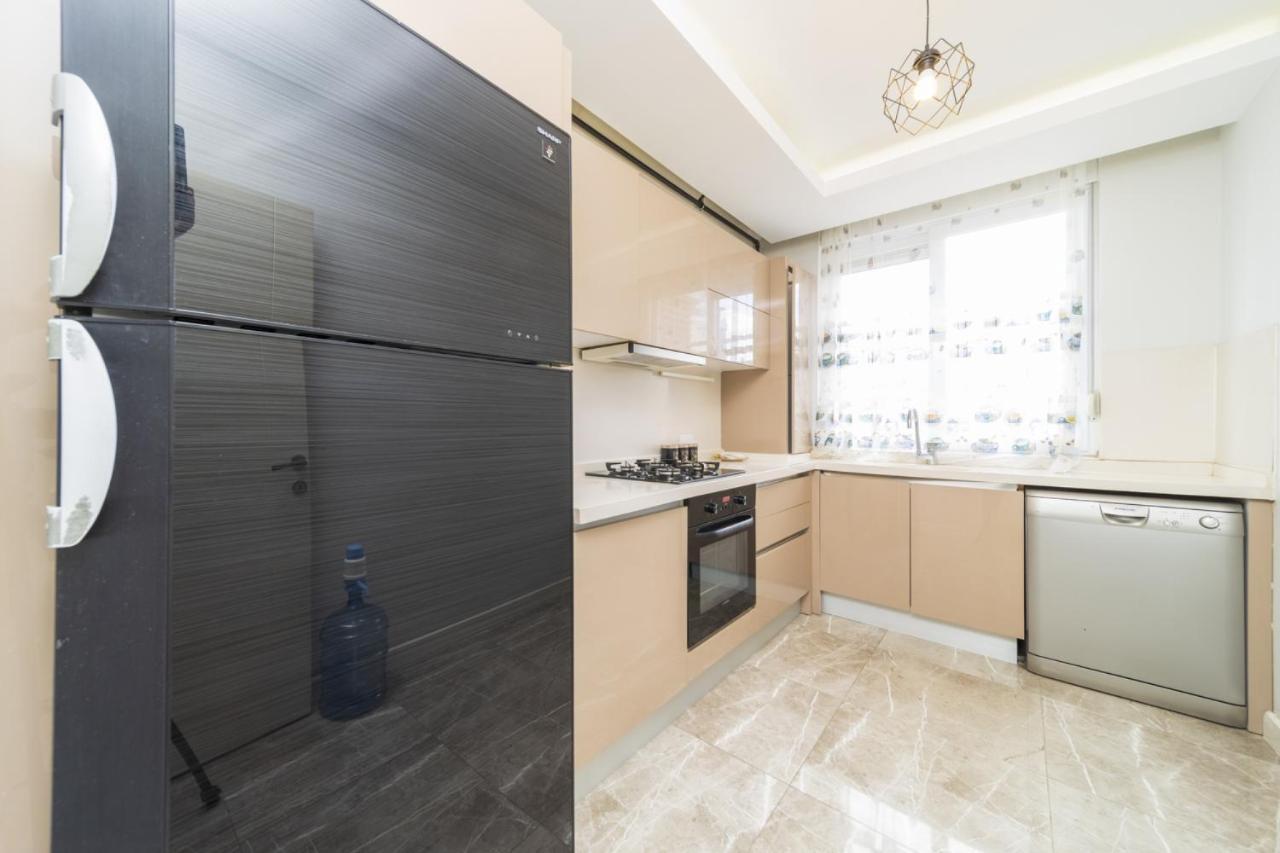 Luminous Flat 15 Min To Hadrian Gates