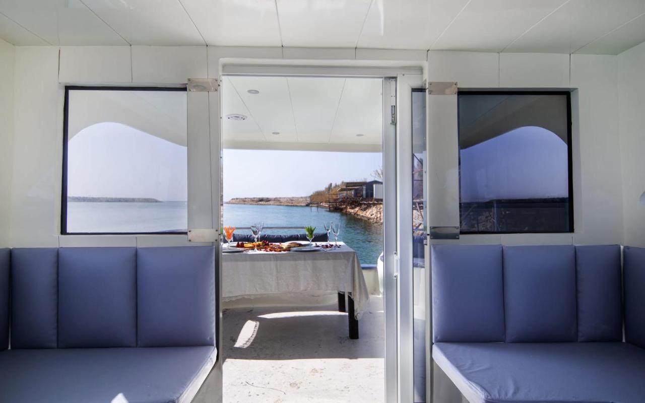 Karci Yacht Charter *