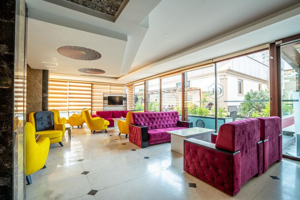 Hotel Live 4*