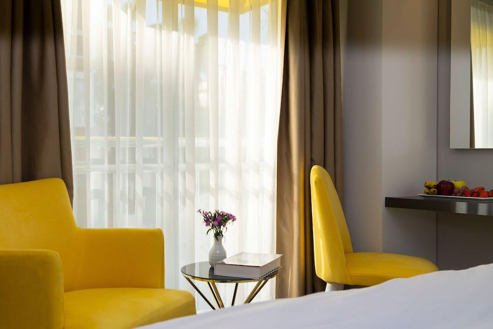Hotel Niss Lara