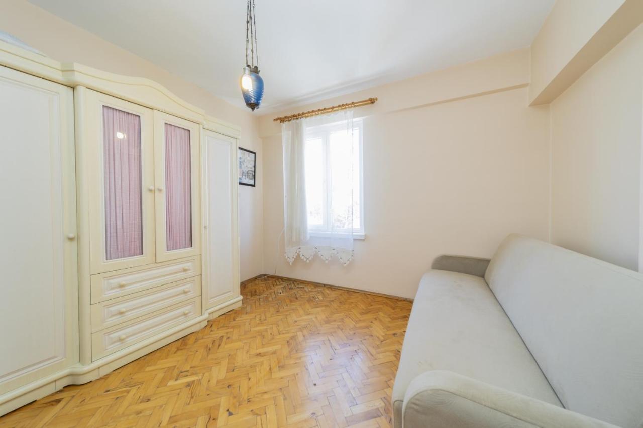 Flat W Balcony Fireplace 5 Min To Beach In *