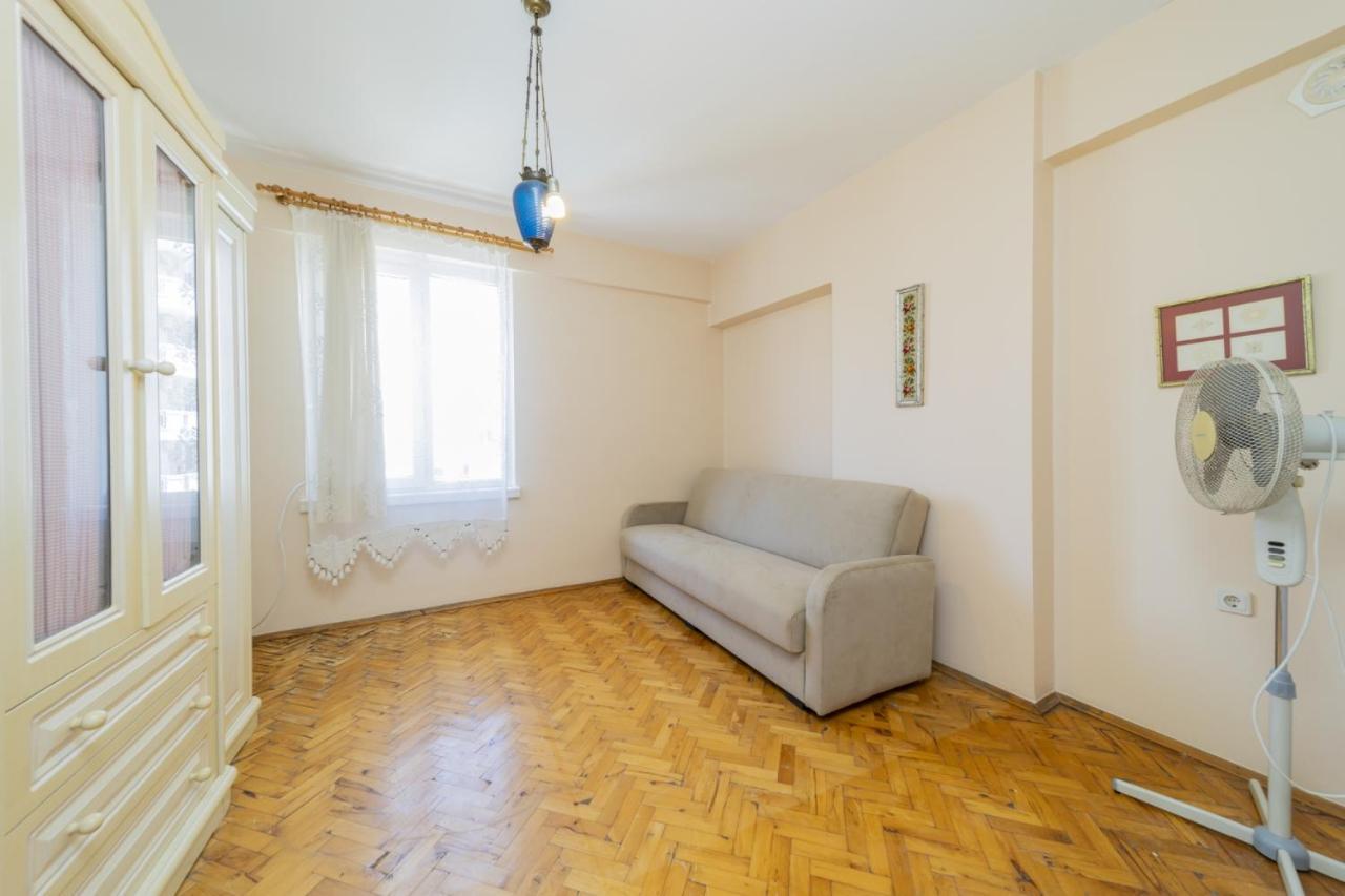 Apartment Flat W Balcony Fireplace 5 Min To Beach In *