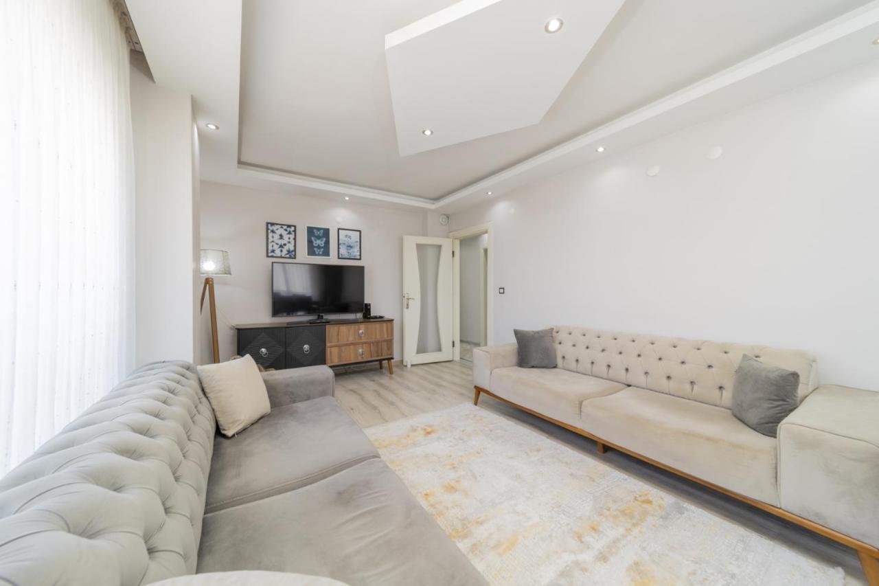 Luminous Flat W Balcony 15 Min To Hadrian Gates Apartment