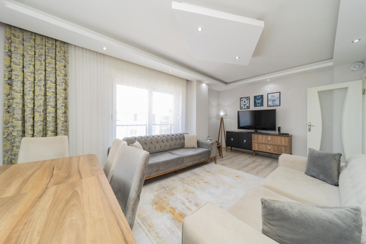 Luminous Flat W Balcony 15 Min To Hadrian Gates *