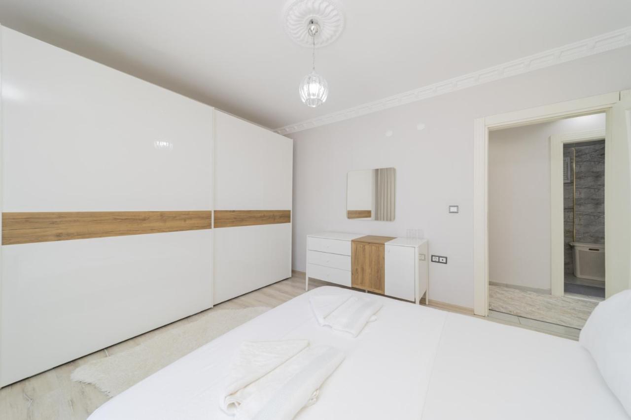 Luminous Flat W Balcony 15 Min To Hadrian Gates