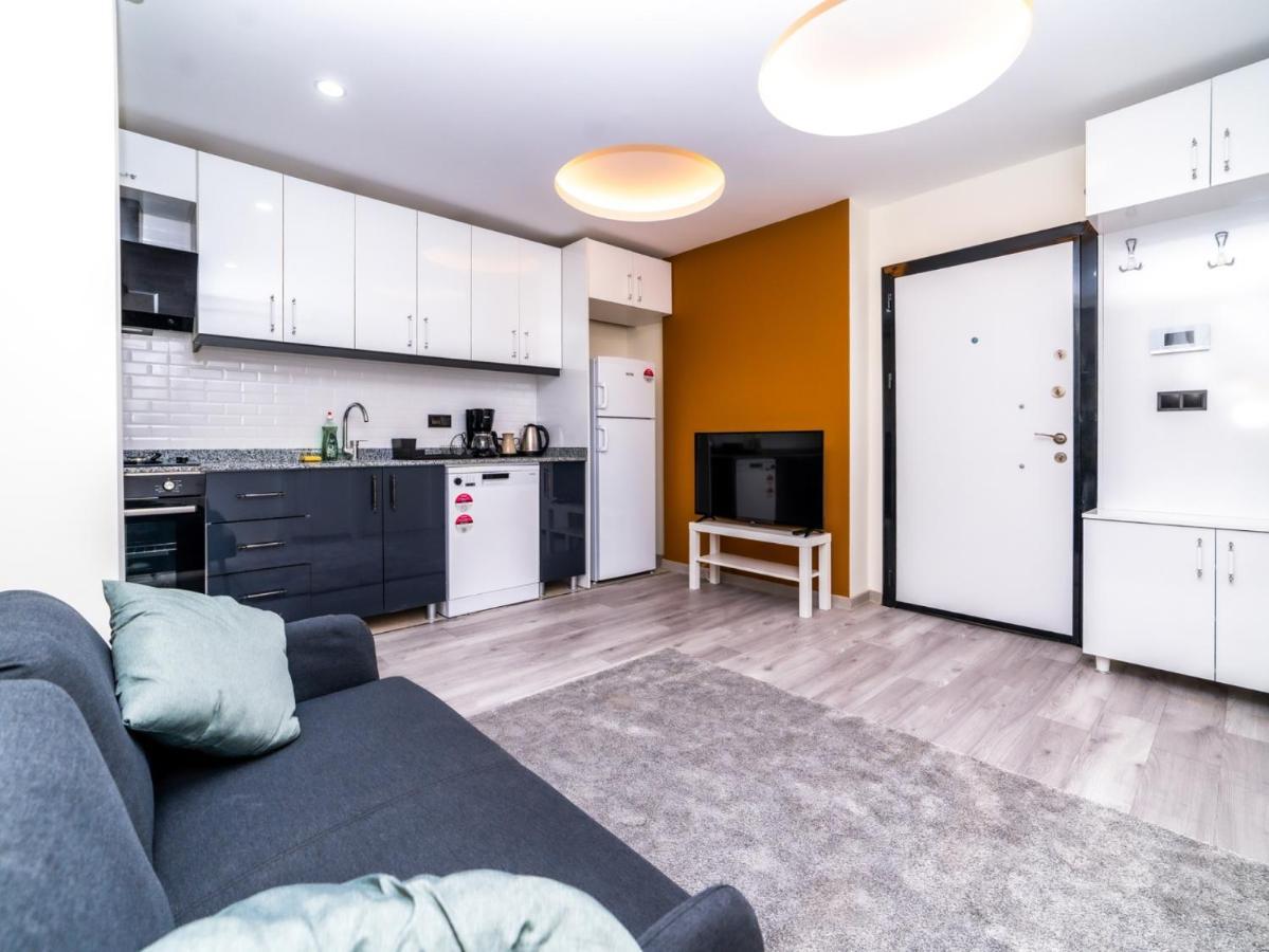 Charming Flat 2 Min To Beach In Apartment Antalya