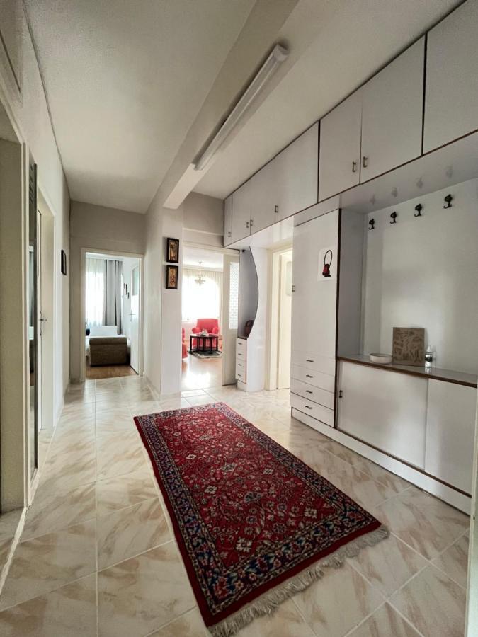Daire Large And Simple Family House In Center