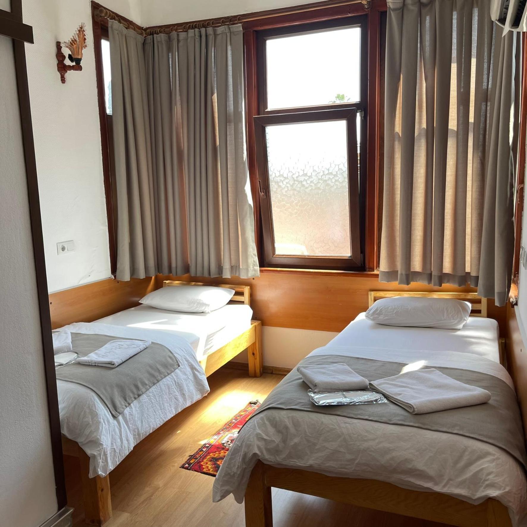 Held Hotel 2*