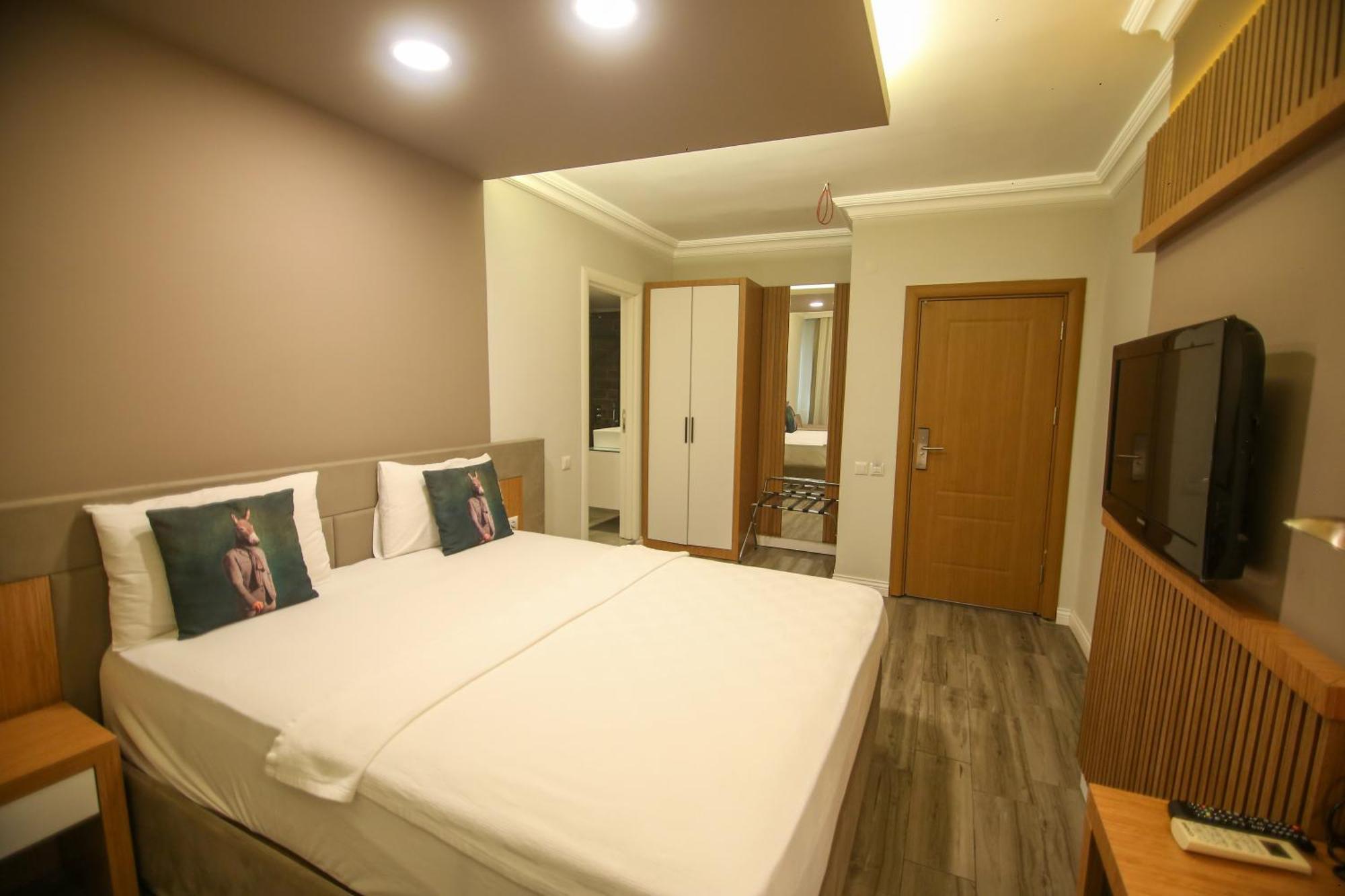 Cevik Palace 2*