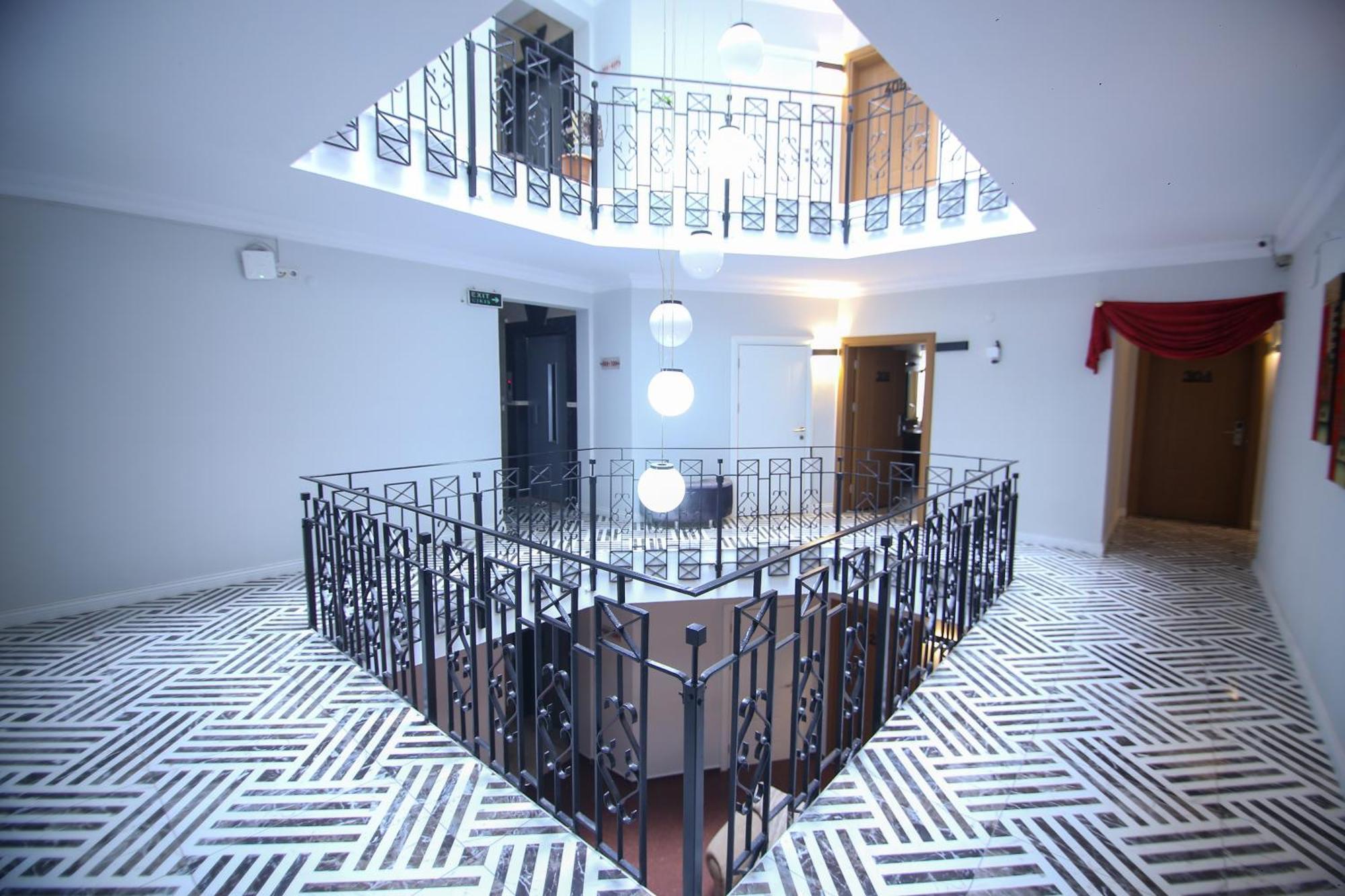 Cevik Palace Hotel 2*