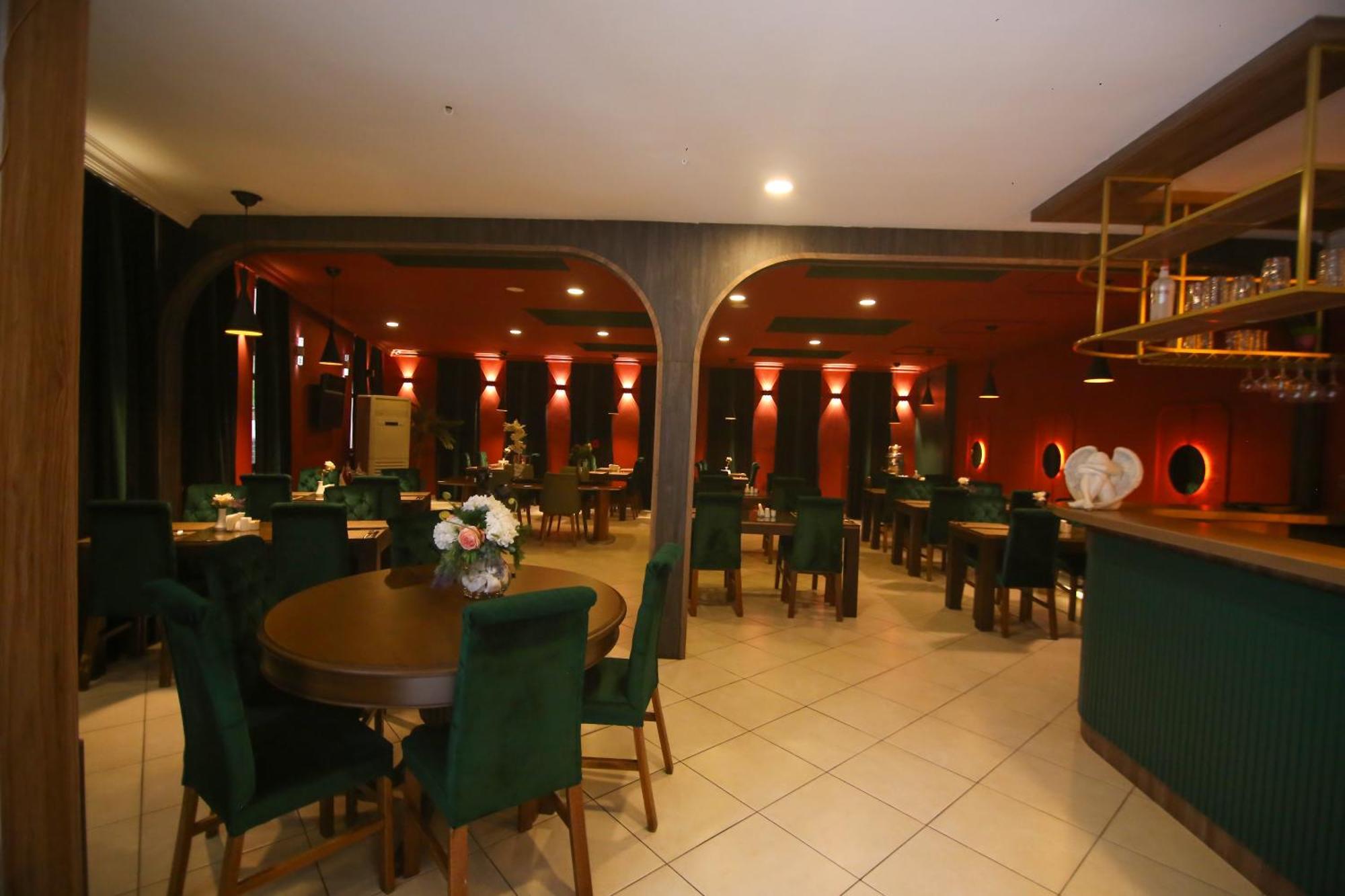Cevik Palace 2*