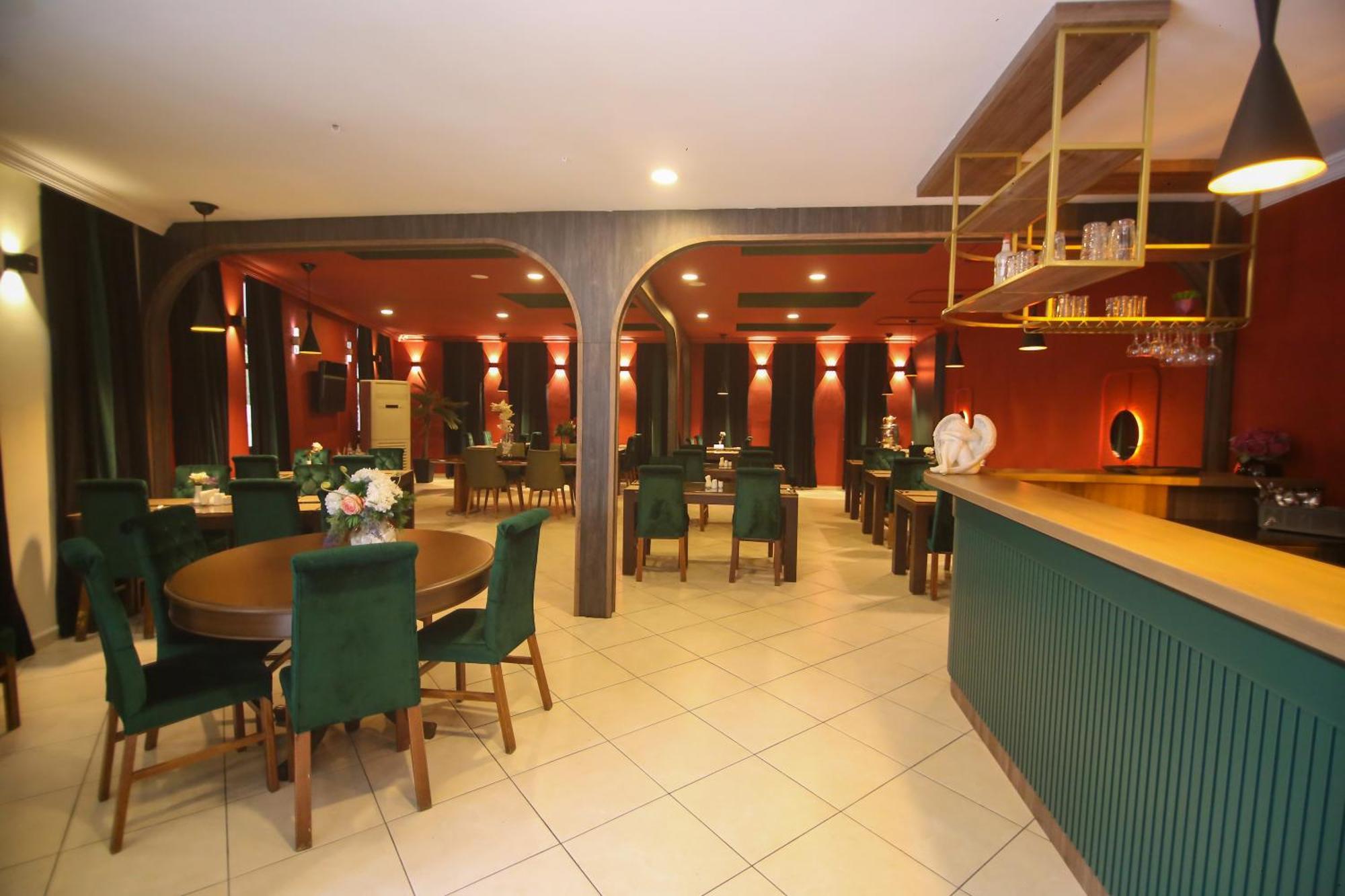 Cevik Palace 2*