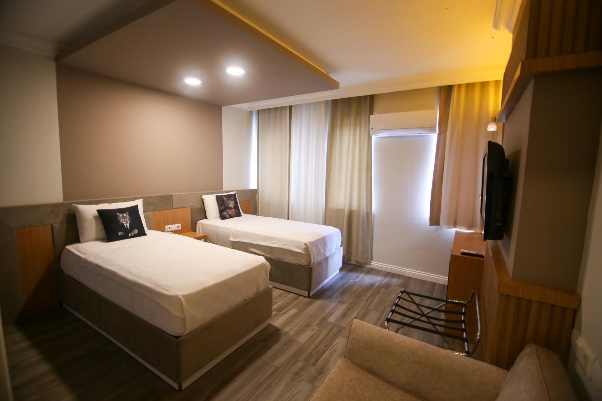 Cevik Palace 2* Antalya