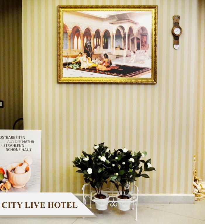 Live Hotel
