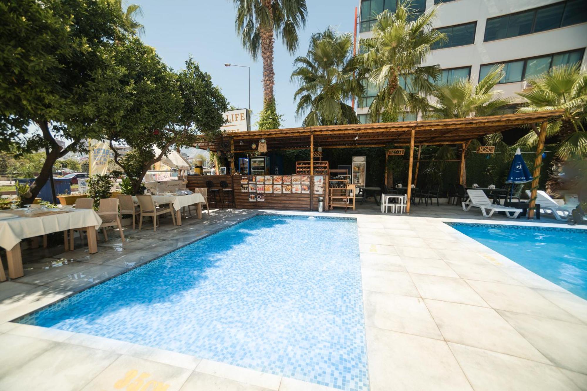 Hotel Far Life