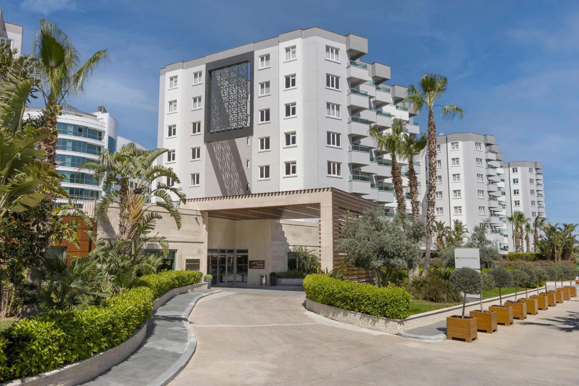 Wyndham Garden Lara Antalya