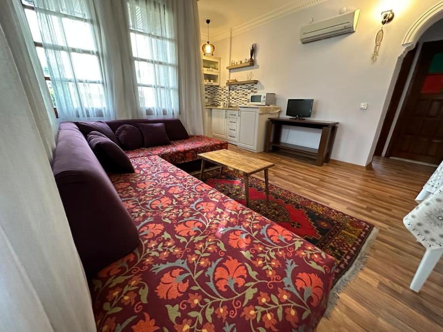 Sultan Suite, Entrance Floor *