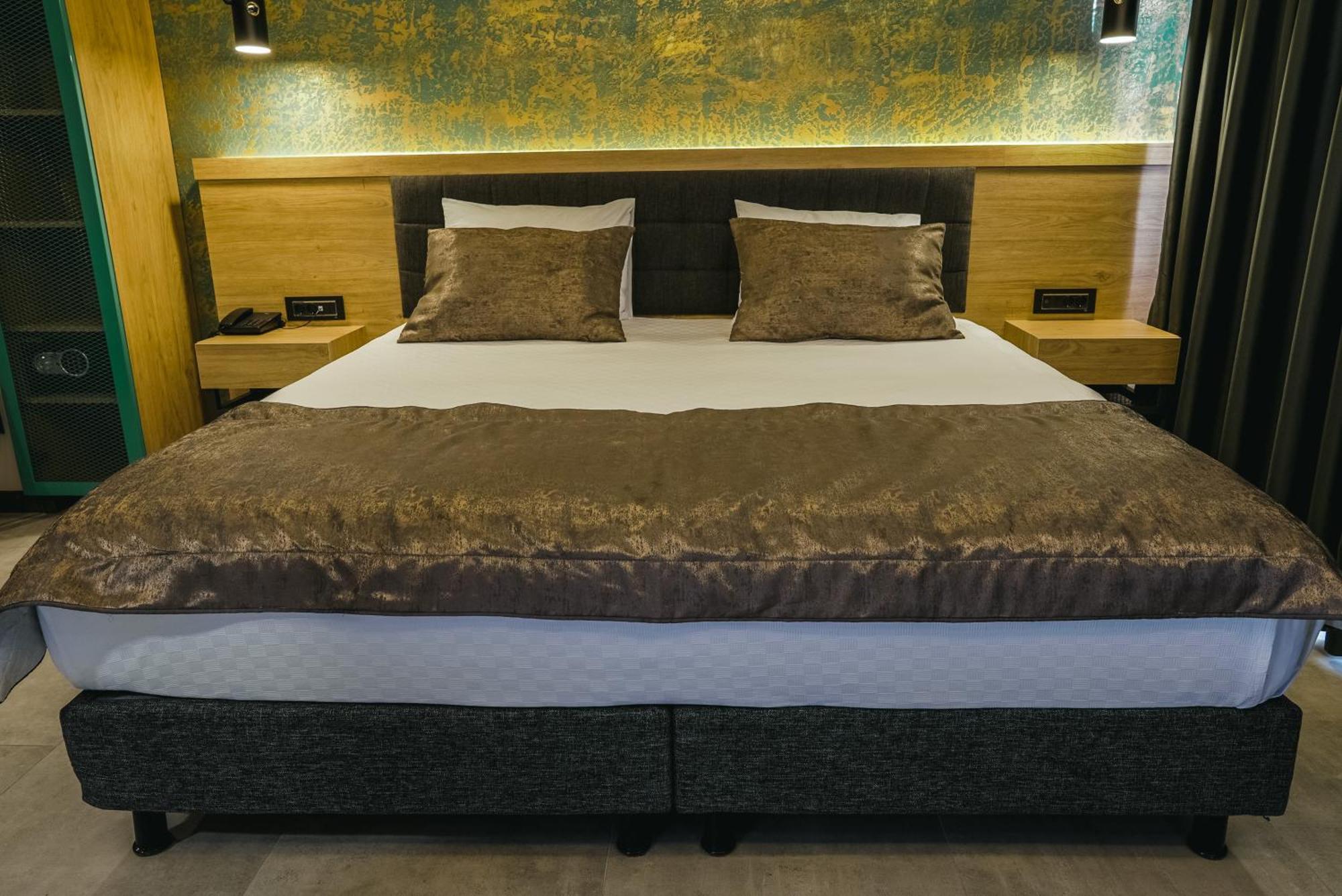 Peramis & Hotel 3*
