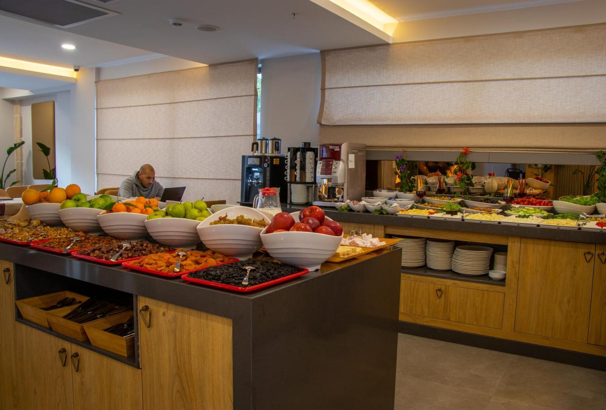 Hotel Peramis & 3*
