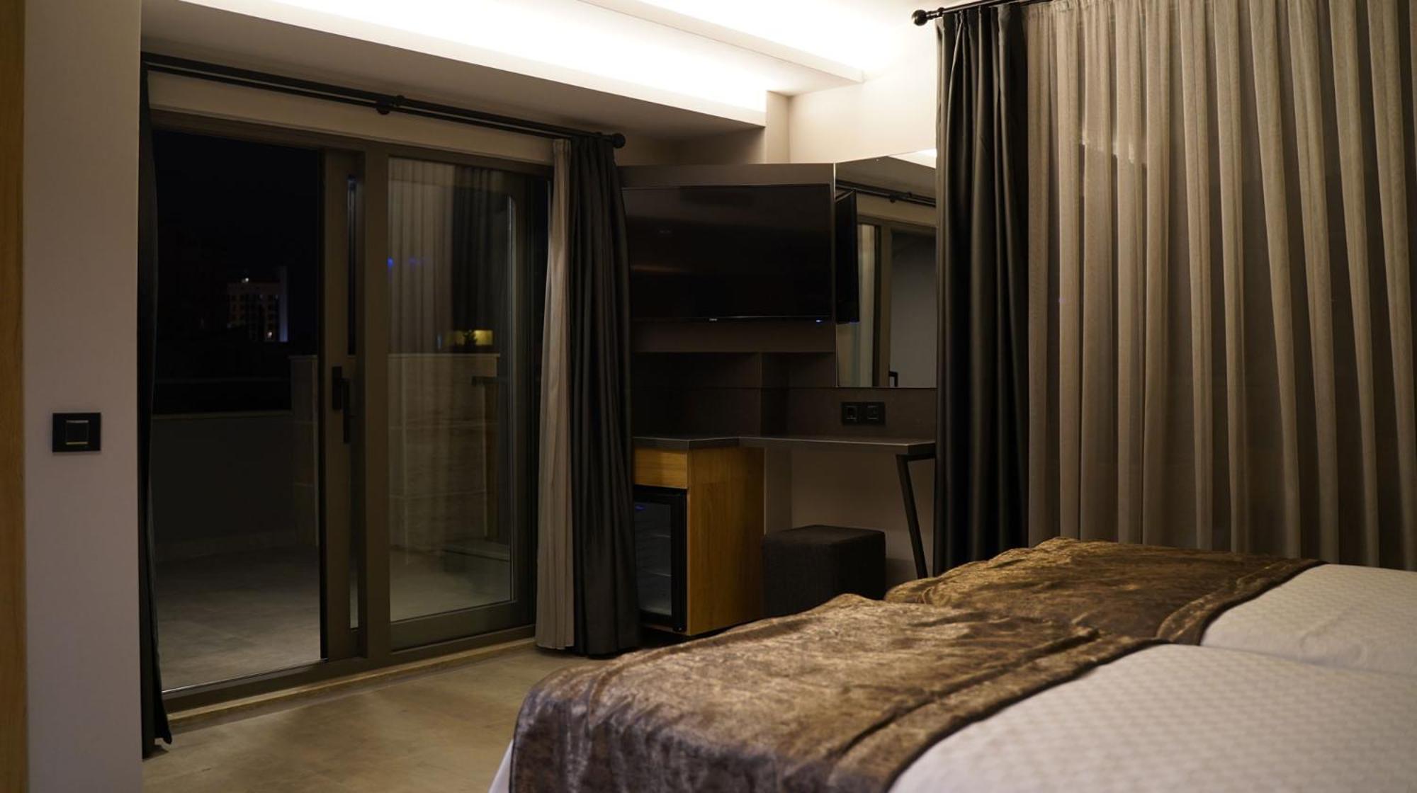 Hotel Peramis &
