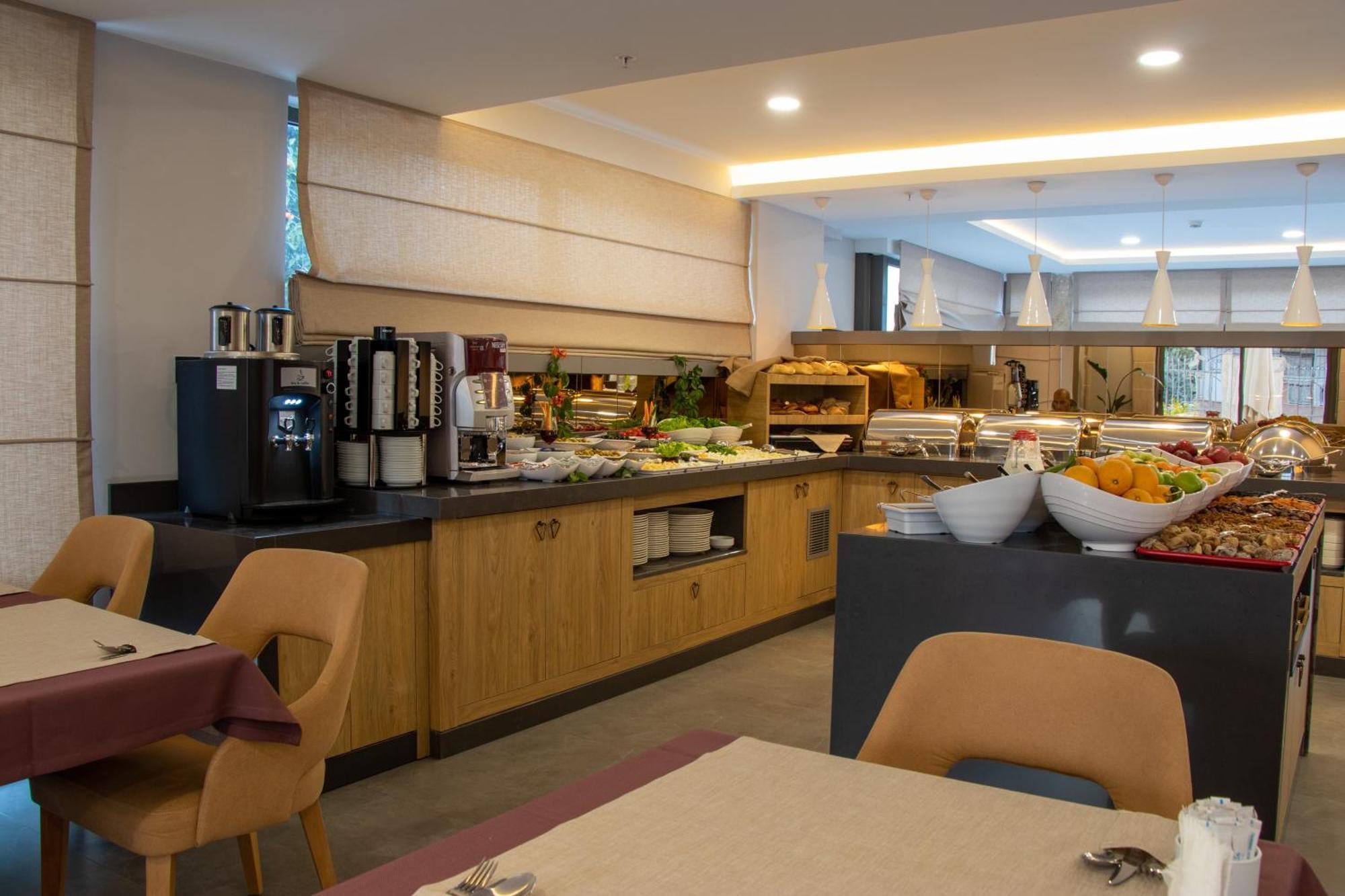 Peramis & Hotel 3*