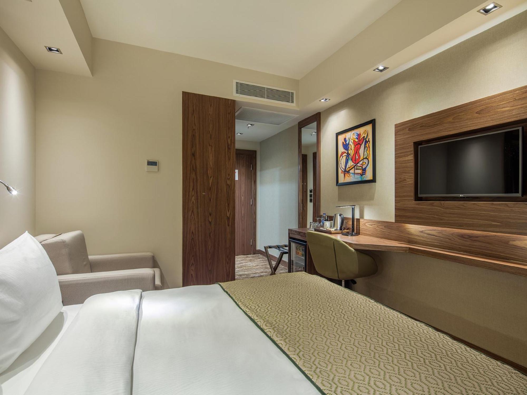 - Lara By Ihg Otel 5*