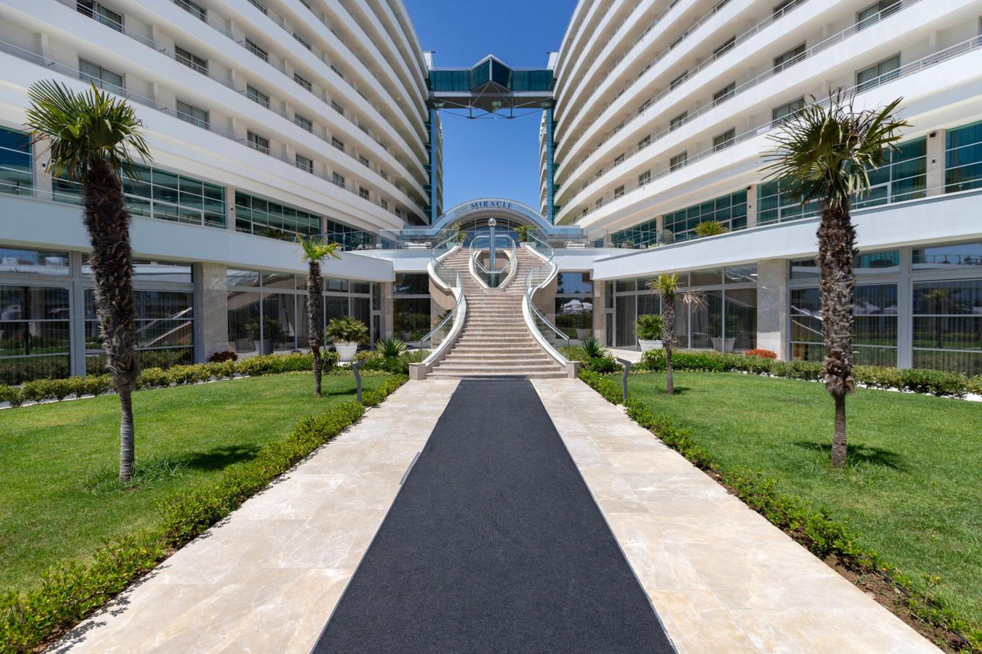 Resort Miracle