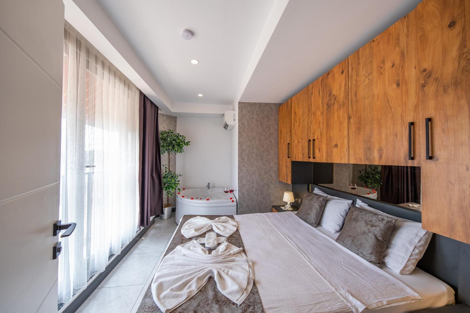 Mrt Lara Apart Otel