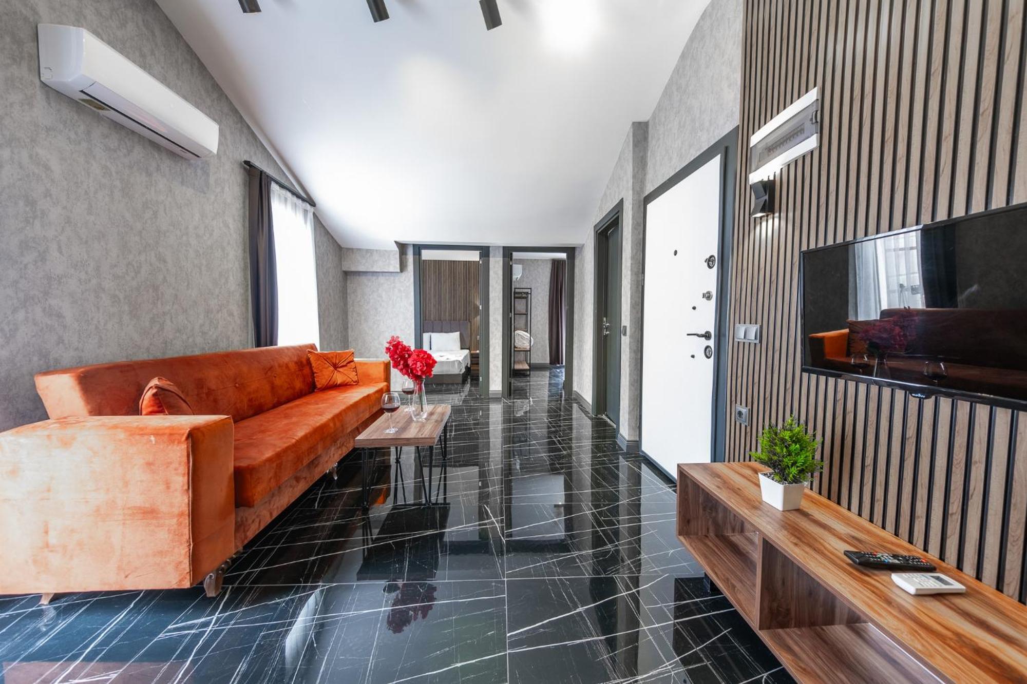 Mrt Lara Apart Otel Antalya