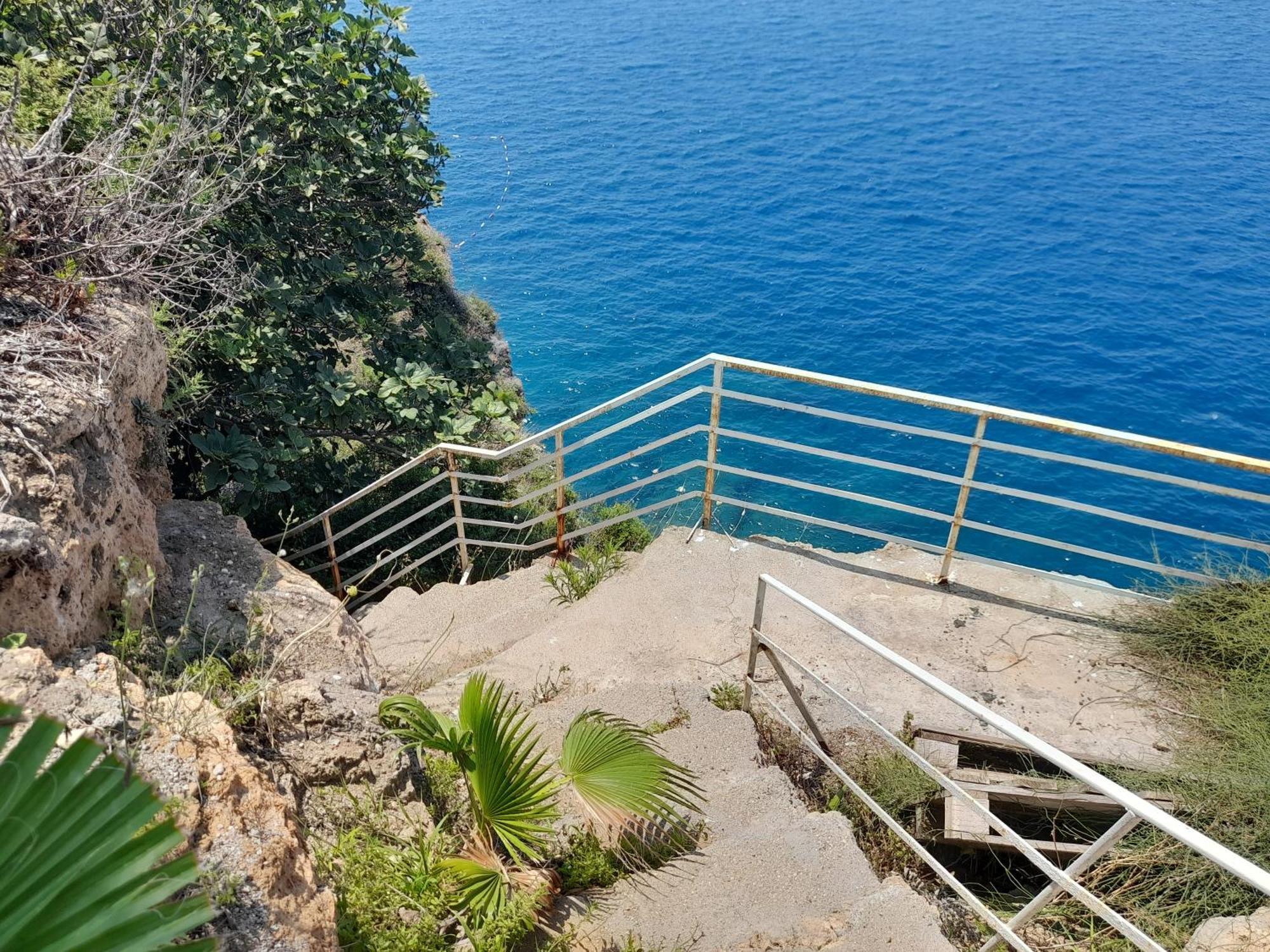 Close To The Sea In The Of Daire
