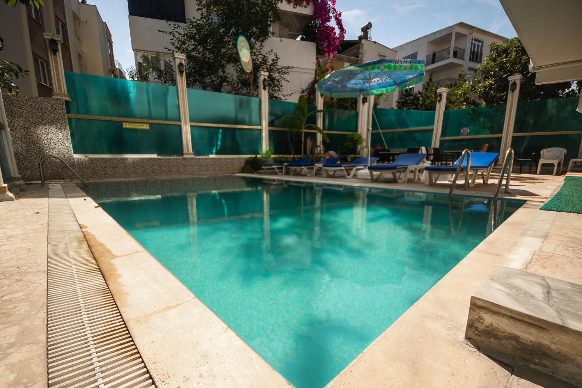 Behram Hotel 3*