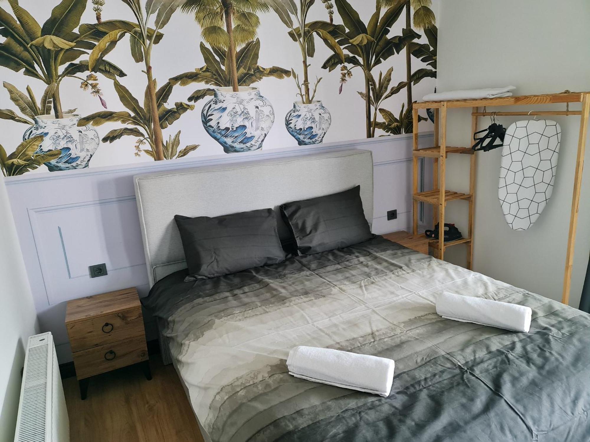 Lemonade Apartment *