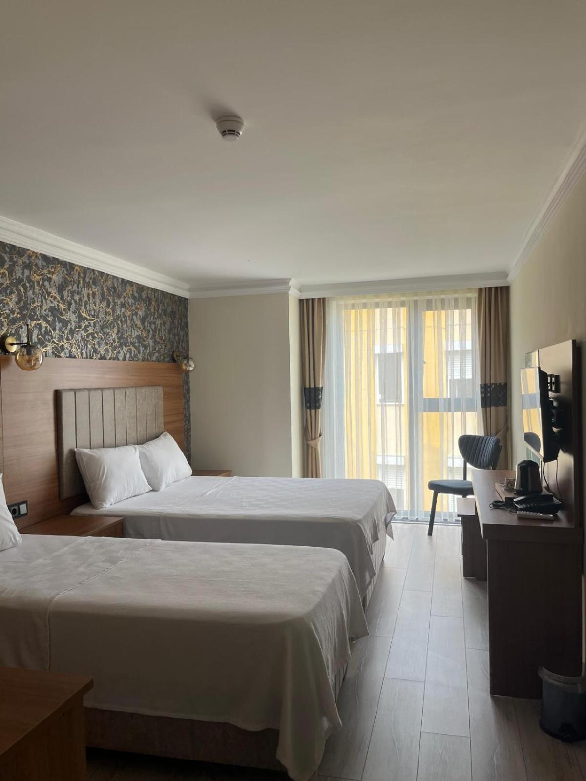 Golden Lux Hotel 3*