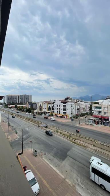 Lyra Homes Genis, Ferah, Denize Yakin Apartment