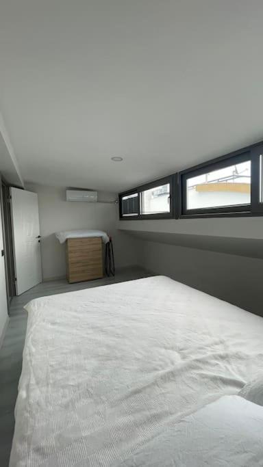 Lyra Homes Genis, Ferah, Denize Yakin Apartment