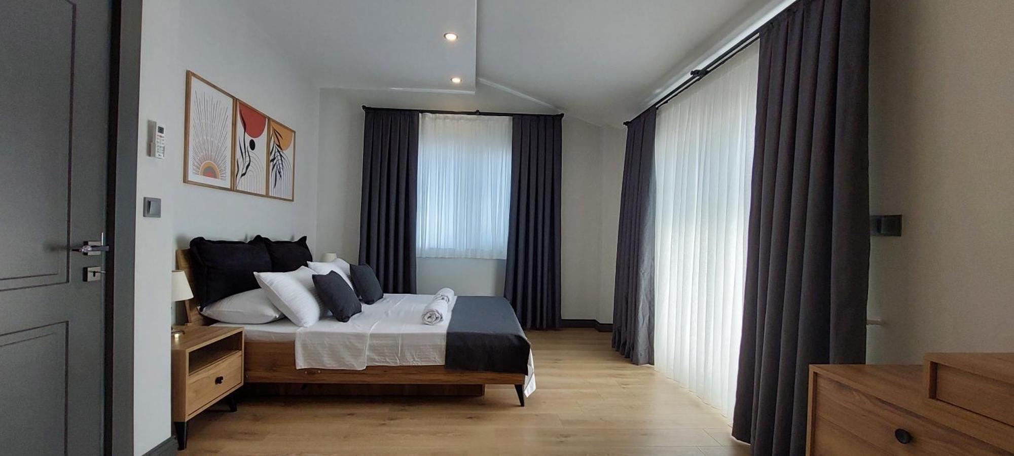 New Flat With Big Living Spaces 5 Near By Lara Beach *