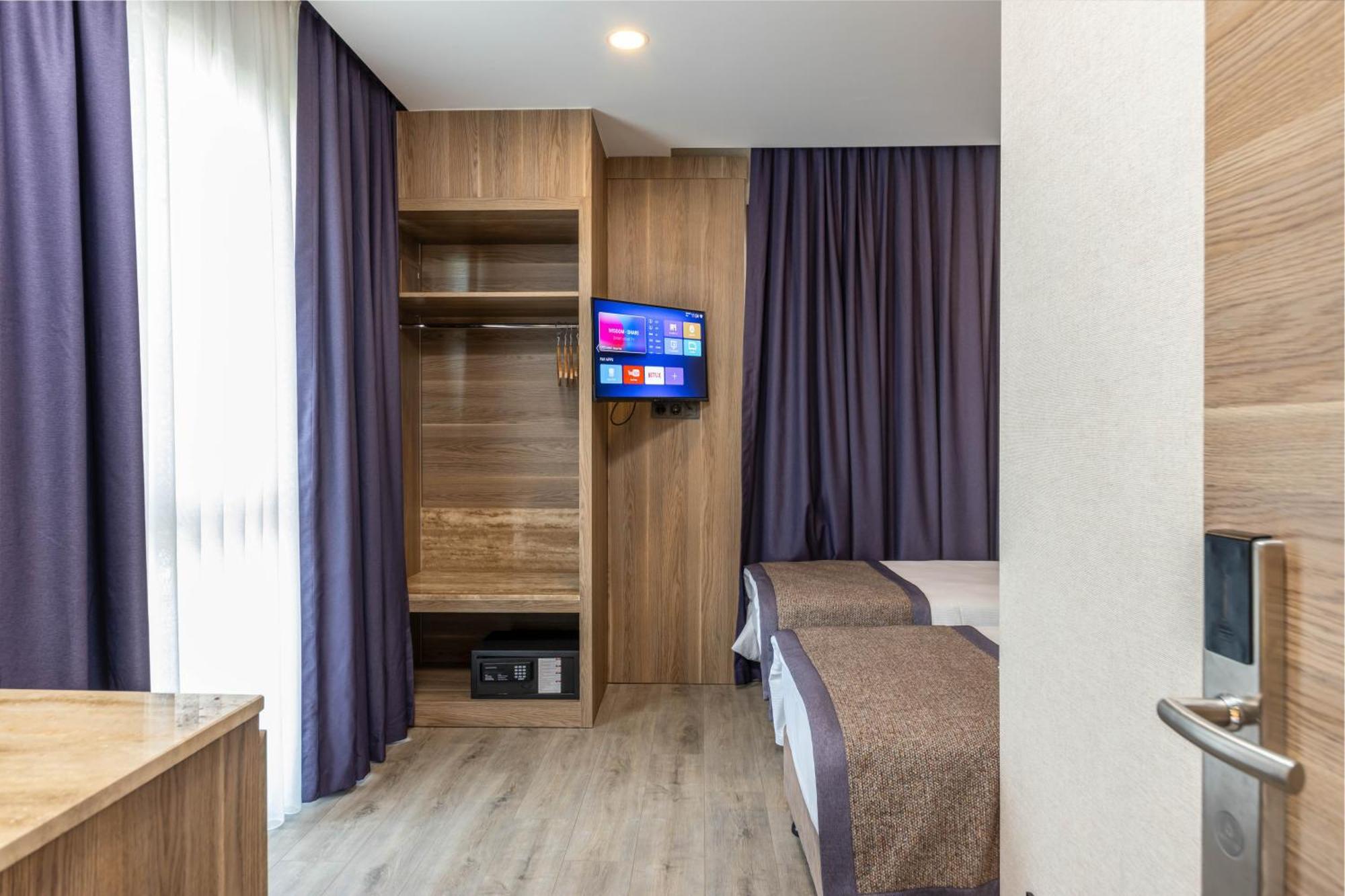 Ema Otel *