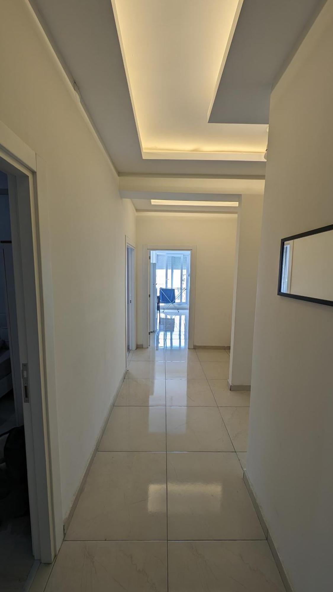 Spacious 3 Bedroom - Quick Drive To Beach, Airport & Center *