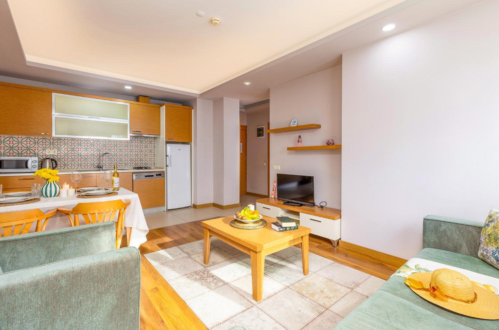 Aparthotel The 3*