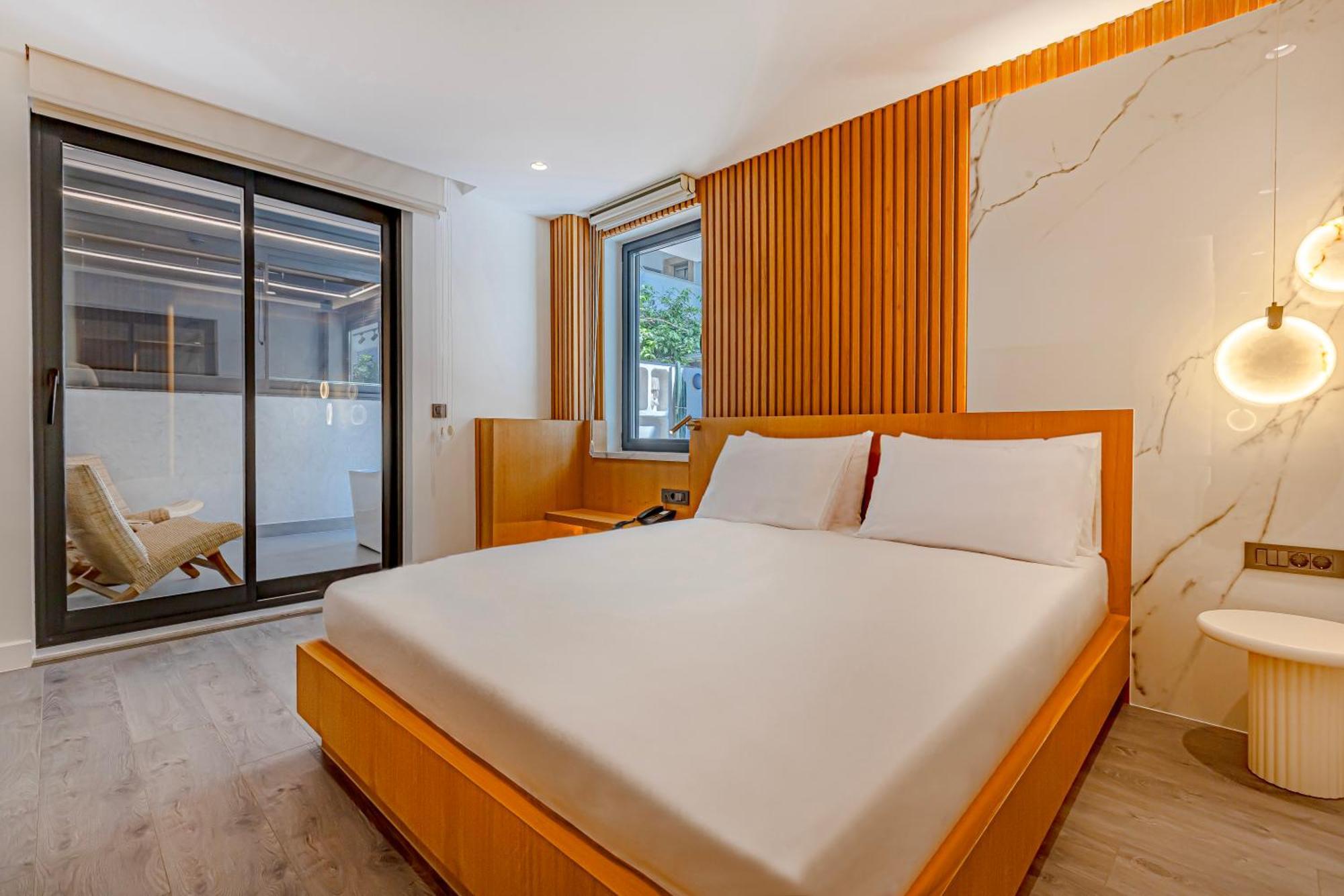 Dulcet Hotel