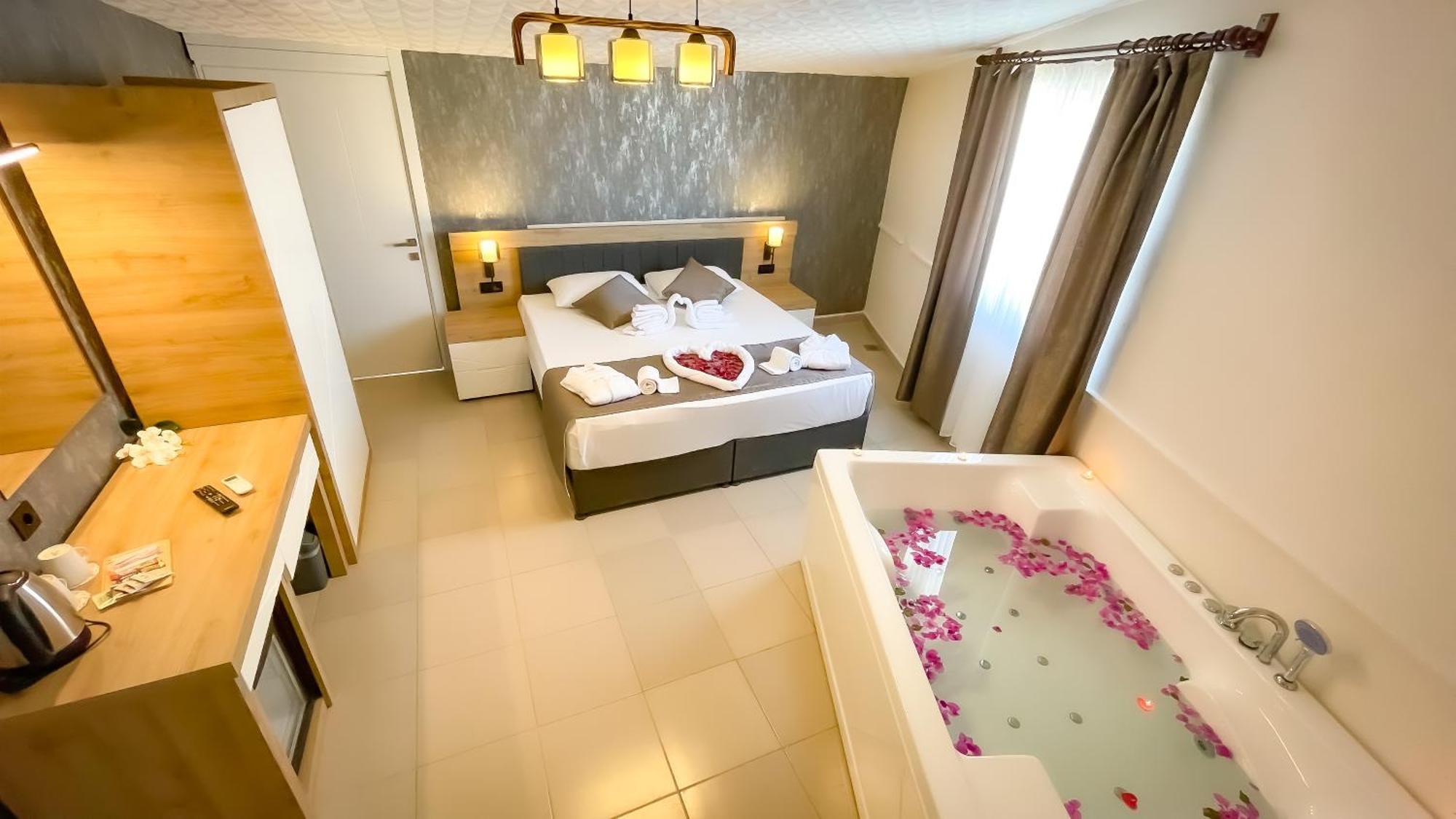 Bloomtalya Hotel *