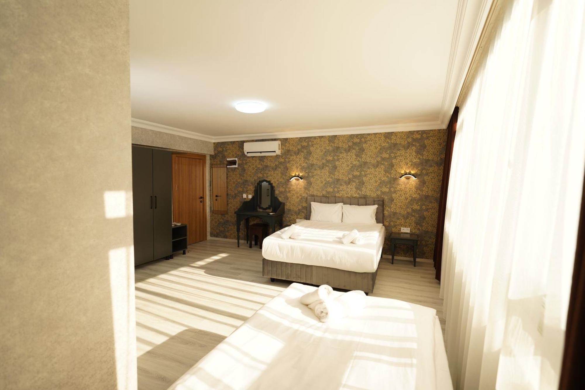 Palmera House Hotel *