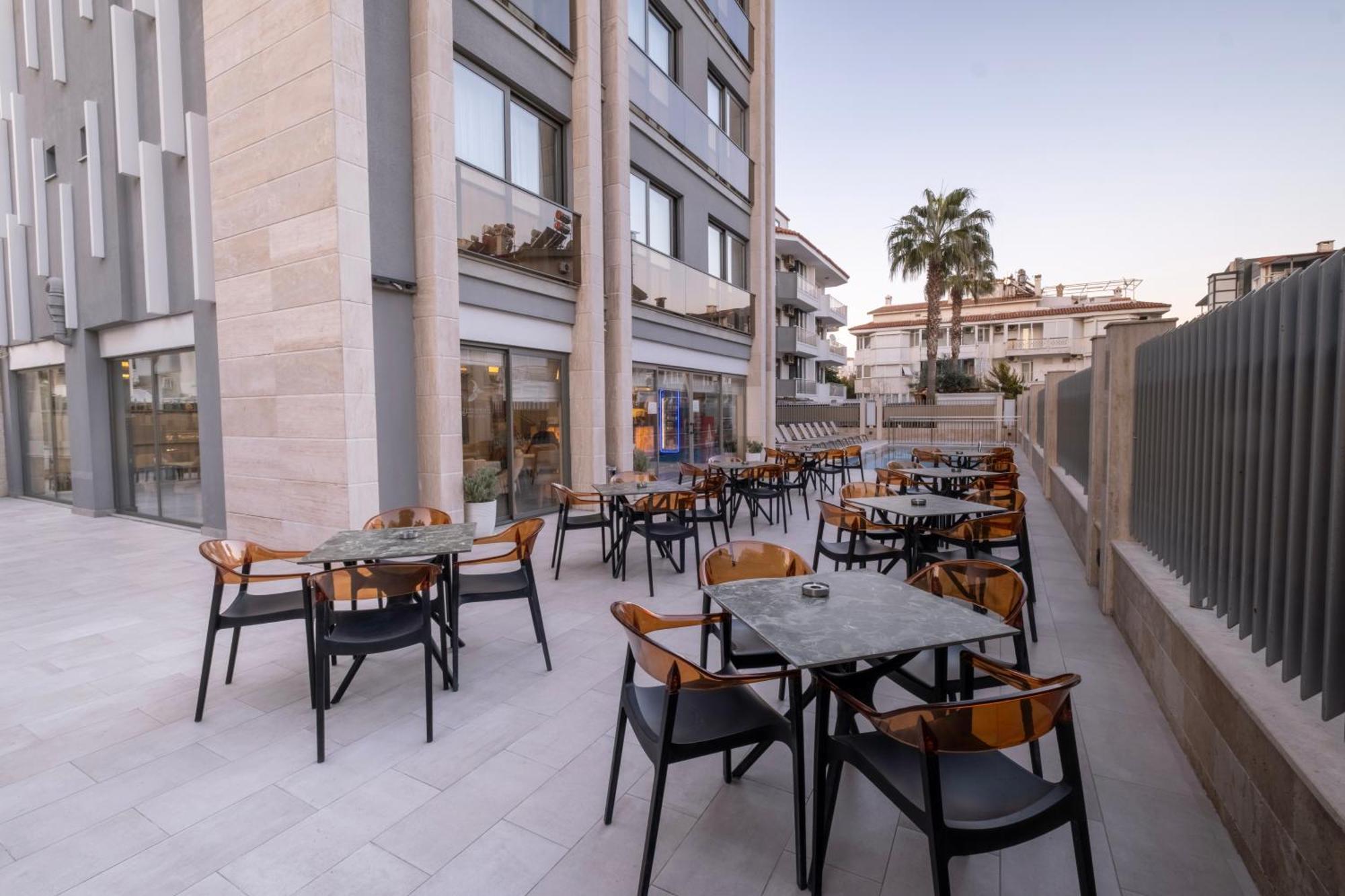 Hotel Peramis &