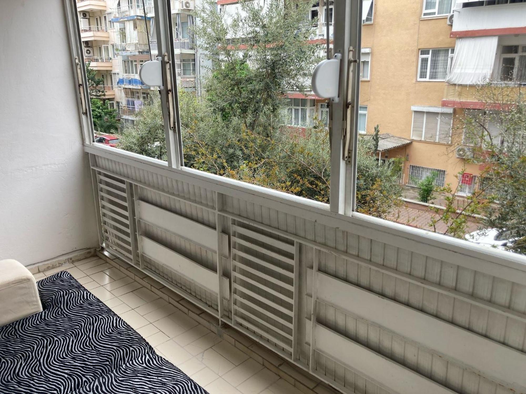 Large And Simple Family House In Center Daire *