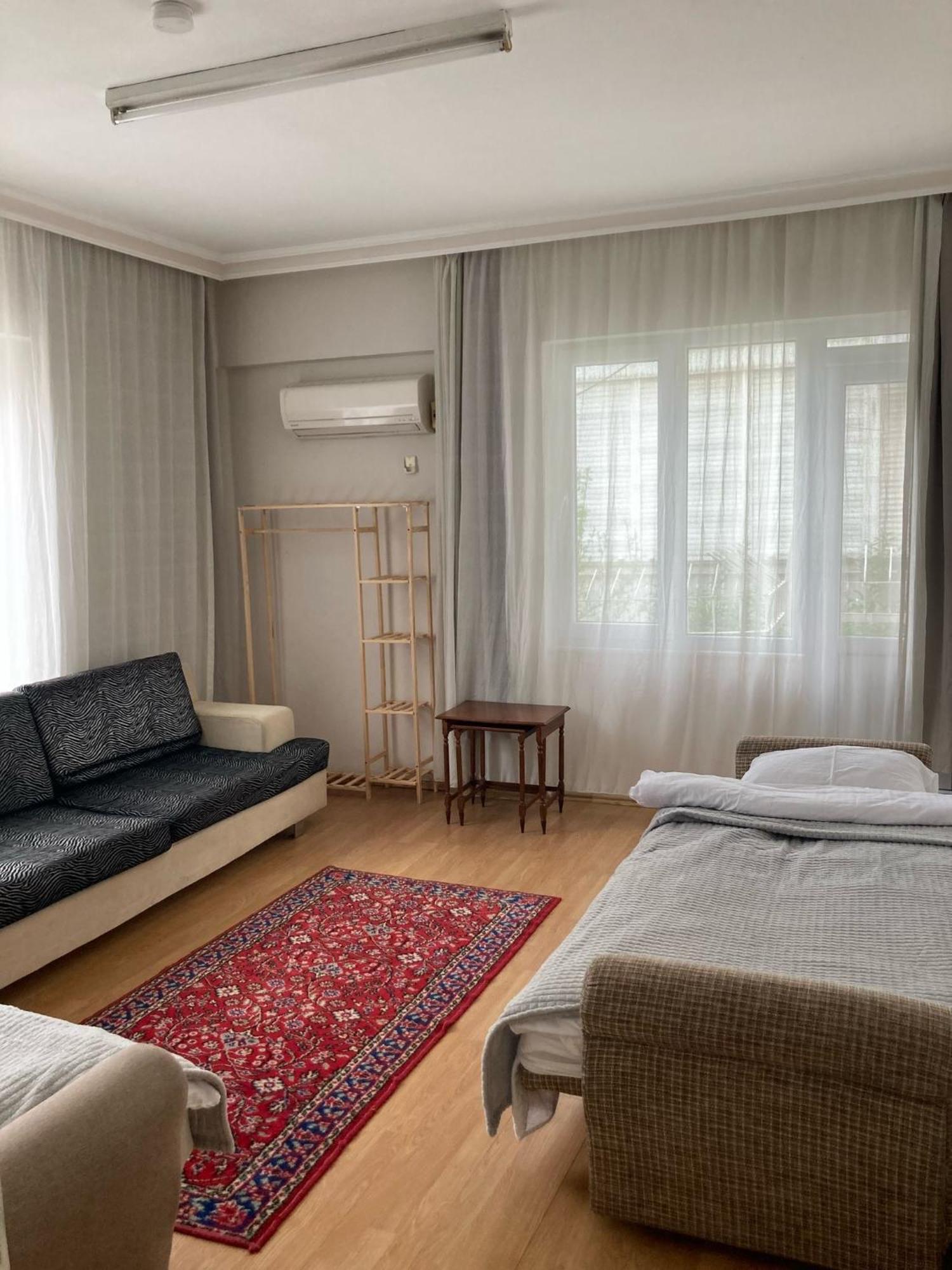 Large And Simple Family House In Center Daire Antalya