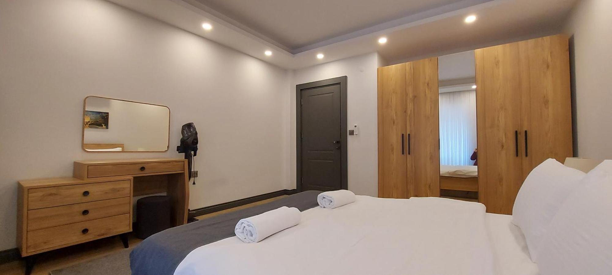 New Flat&large Living Space 2-2 Near By Lara Apartment Antalya