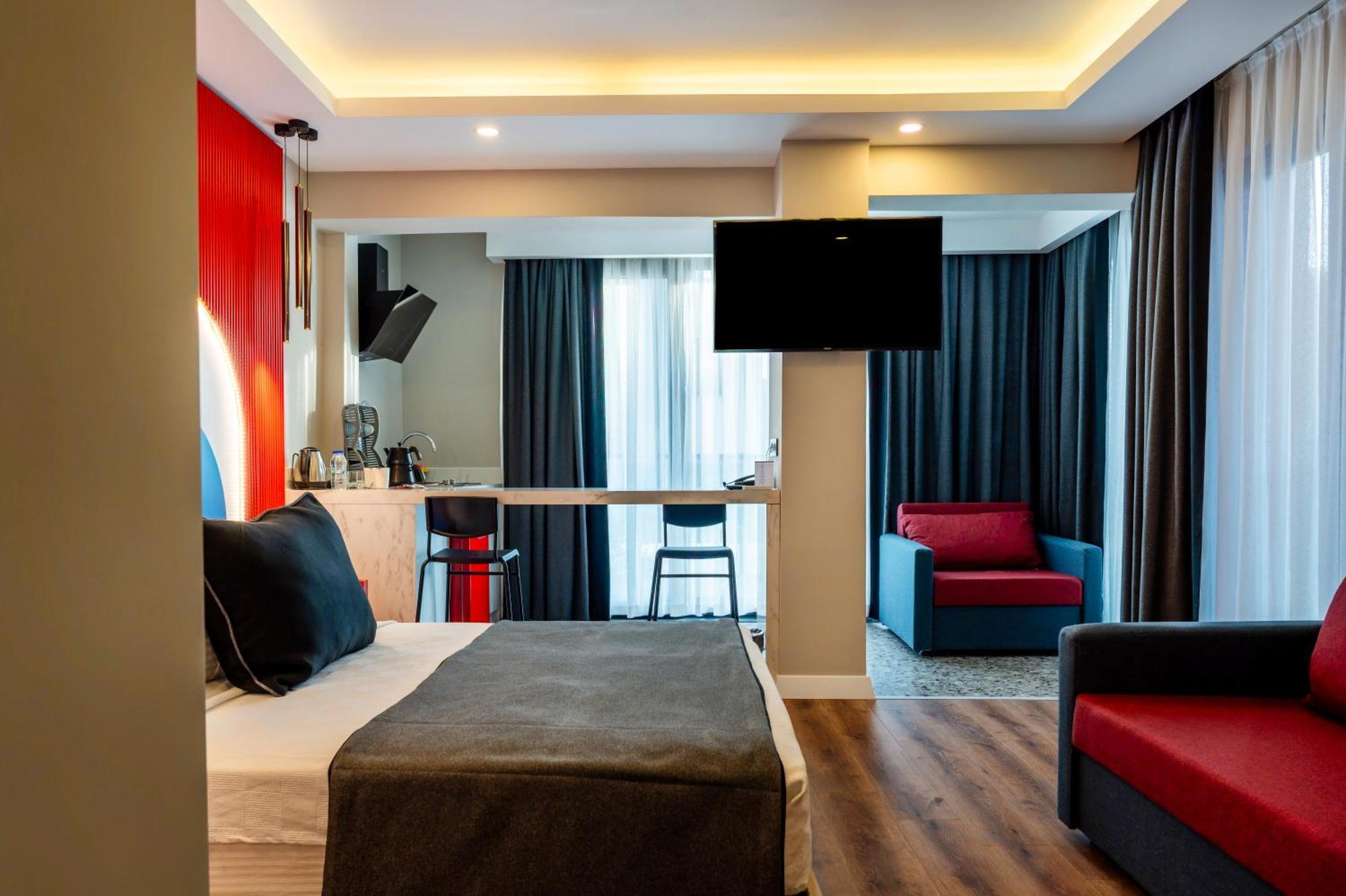 Hotel Lucky Monkey Midi Antalya