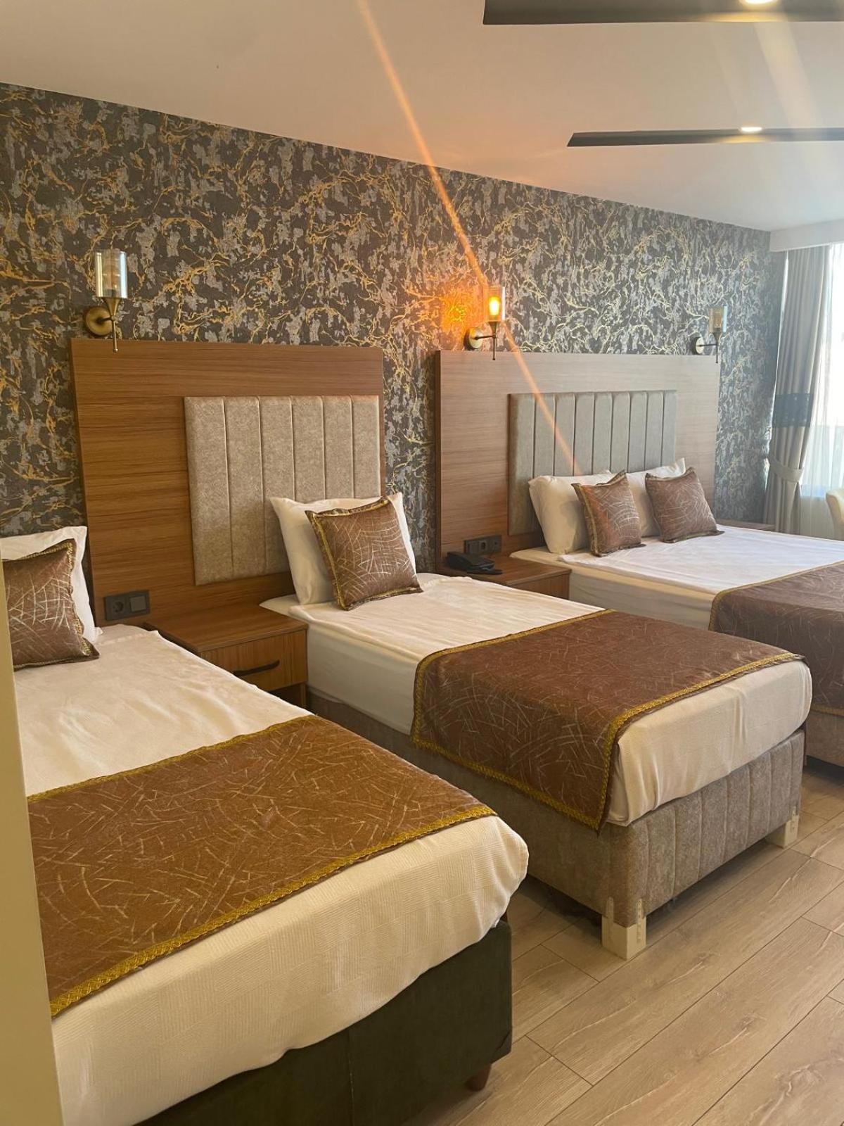 Golden Lux Hotel